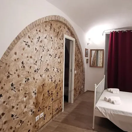 Barrel Vaults Private Rom